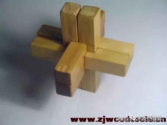 鲁班锁用柱黄金搭档，二十柱可拼四百式详细流程