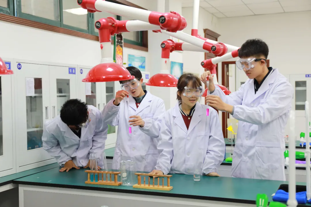 小浪探校 | 小班化教学，性价比超高，温江这所学校真香