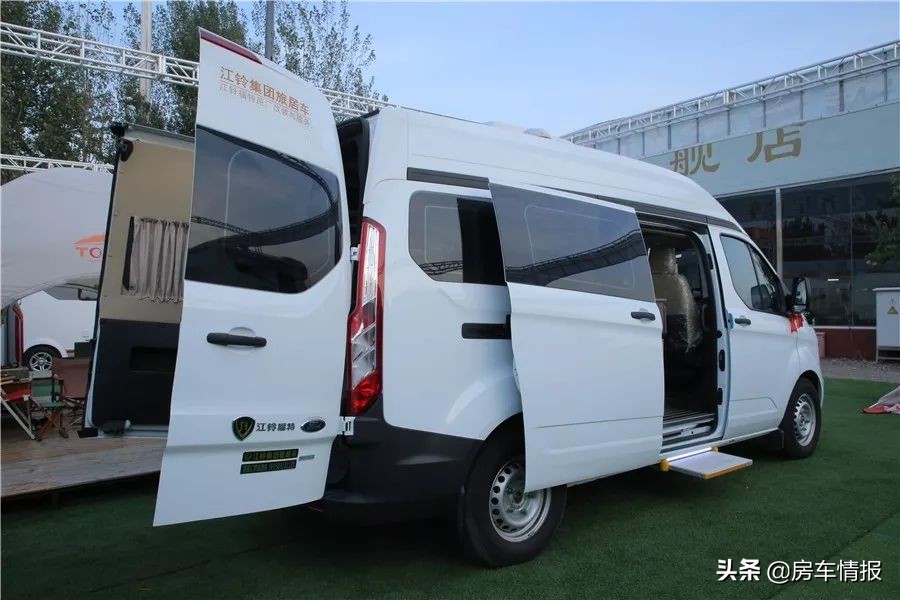 配全球十佳发动机的福特B型房车，日常坐6口，可上京牌不到30万