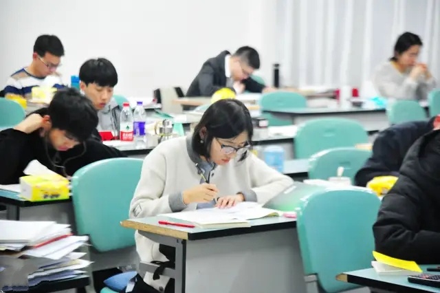 武汉大学法学院推免生，竟有18人来自北大，网友：不可思议