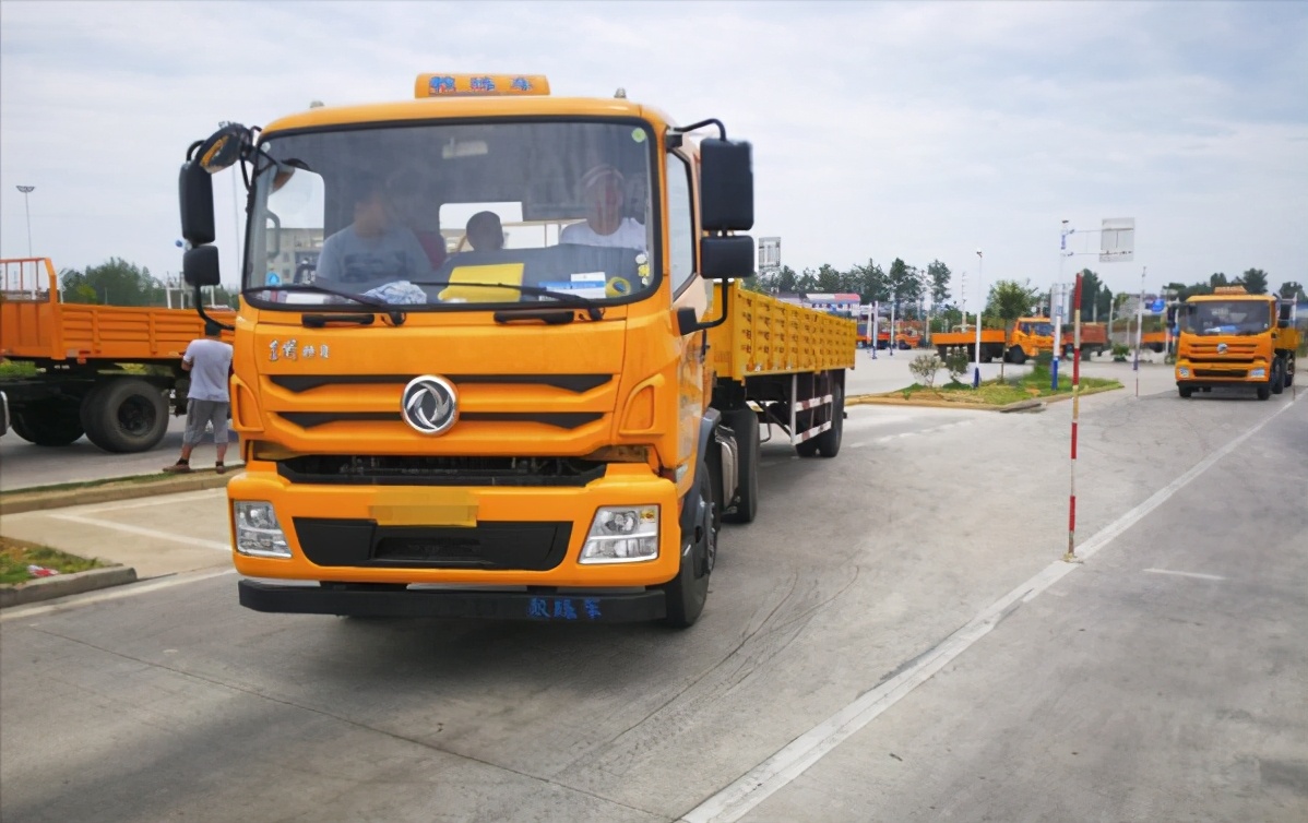 驾照考取条件越来越难，回首百年以来驾驶证考试的变迁历程