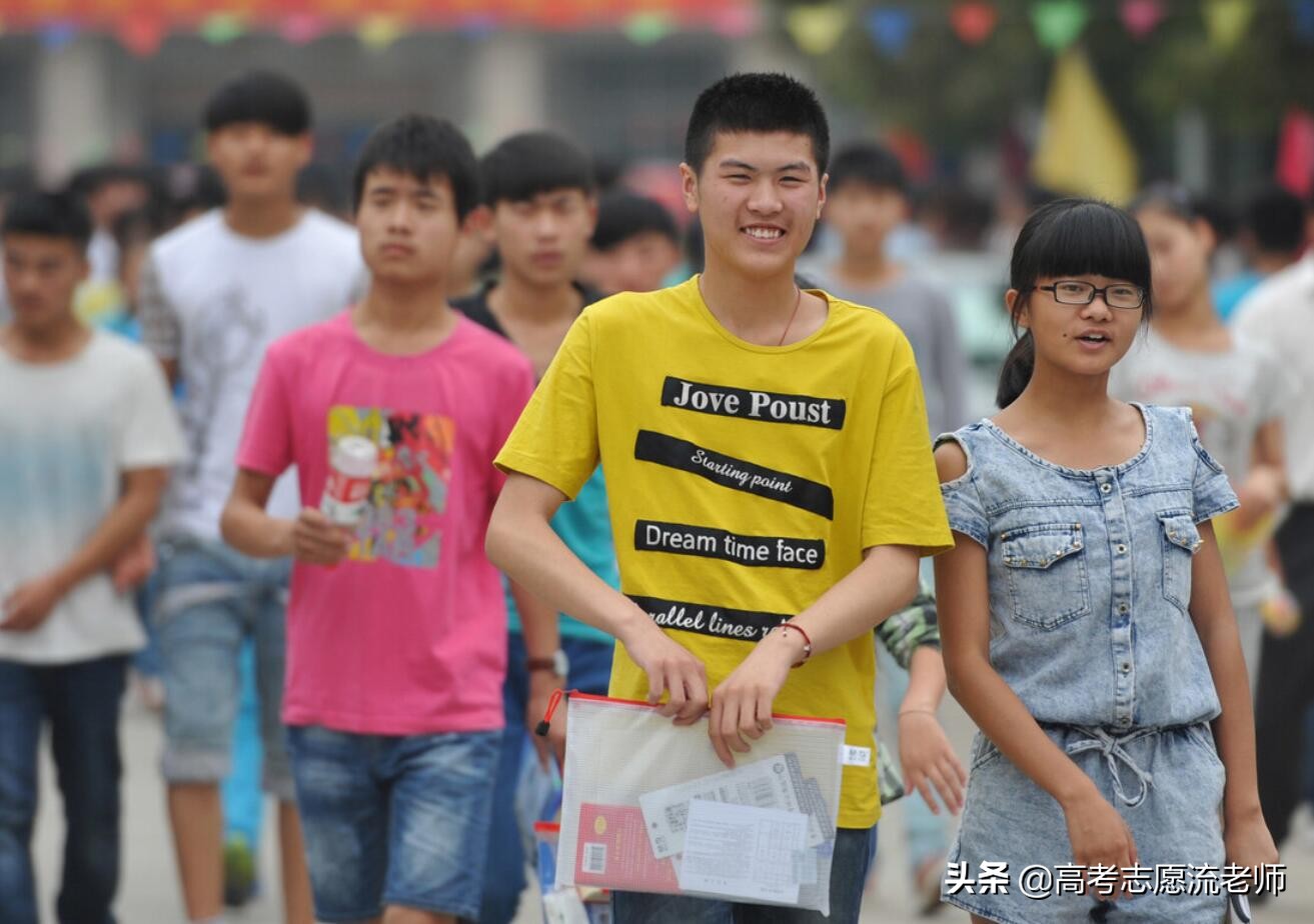 初中考不上高中，读“3+2”职高好还是上技校好？职高的路会更宽