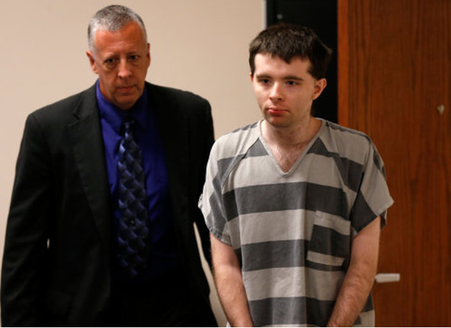 美国“残障女”联合男友杀害亲生母亲，得手后：那个婊子死了