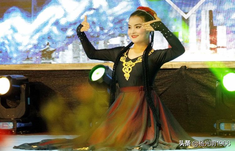 施秉一中：唱响青春   舞动人生