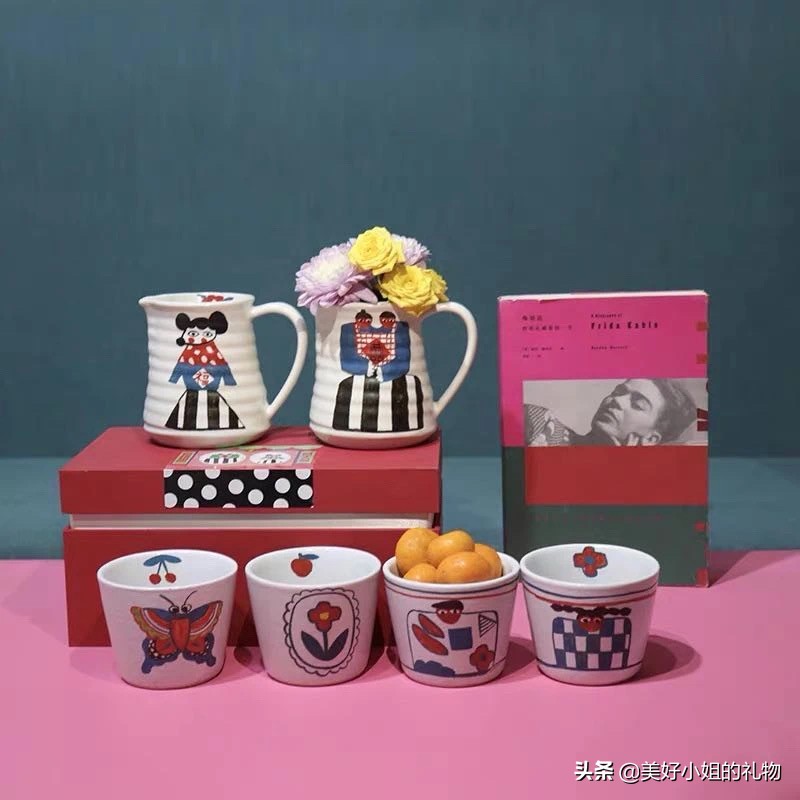 朋友结婚除了份子钱要送礼物吗（新婚礼物和份子钱）