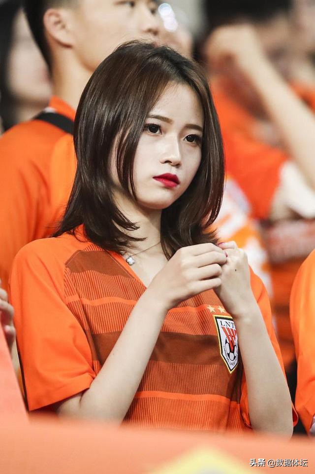 足球美女球迷(谁是那颗最亮的星——中超美女球迷盘点(上))