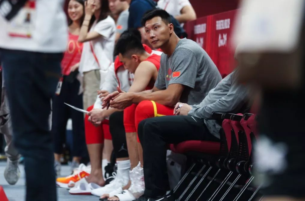 nba为什么中国人这次杯噶(美国记者一针见血，指出中国队失败的两大原因：你们该换教练了)