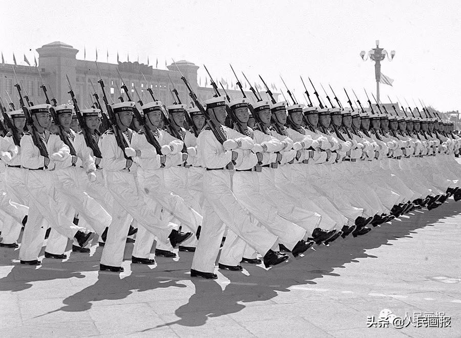 珍藏版！历次天安门广场的阅兵影像