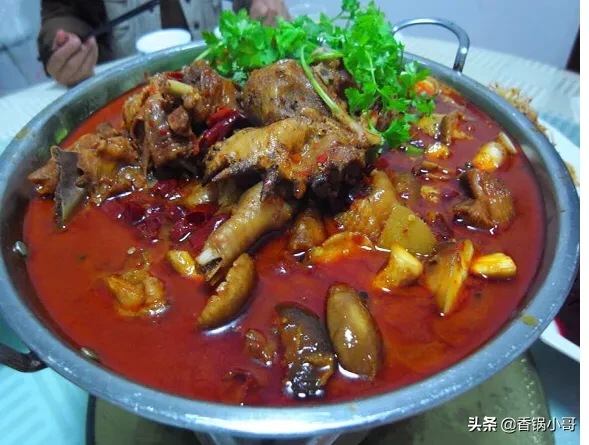 重庆烧鸡公商用配方，口味独特餐饮店增加菜品不二的选择。