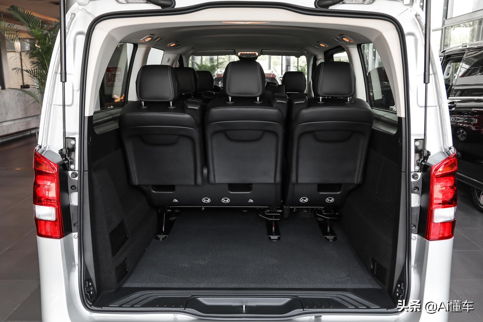 空间大座位多,价格便宜的大奔驰车,自动挡9at,带你看奔驰威霆