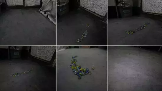 公婆、亲妈、夫妻俩住同一家，纸板隔成3间房，窄小难转身，隐私成谜