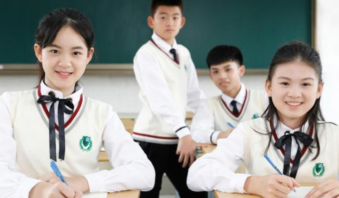 继高中不能招复读生后，私立学校也不能随便进了，学生有喜有忧