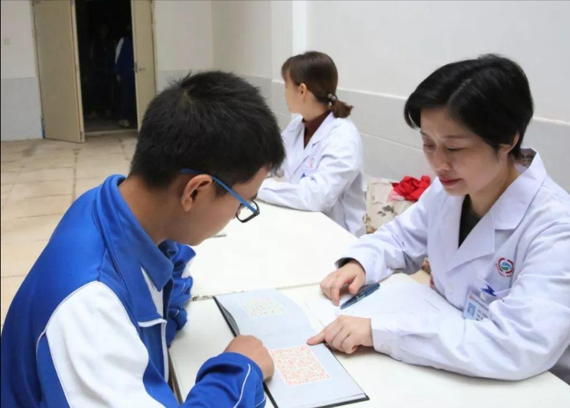 高考体检为什么要裸检（高三学生再翻车）