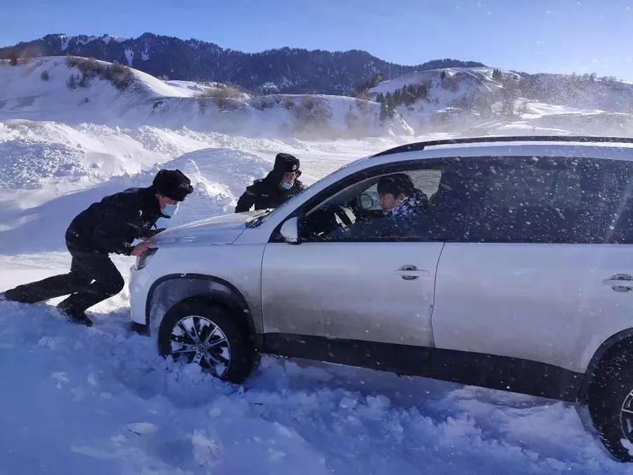 【枫桥经验】大雪无情人有情 雪中救援显真情