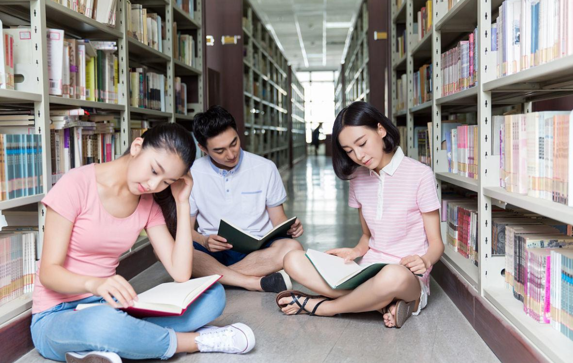 西安一高中拟国庆补课遭学生投诉，学校整改彻底，家长忧心忡忡