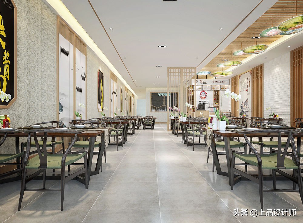 他租了240㎡的旧房子，装修成新中式风格的面馆，别有一番趣味