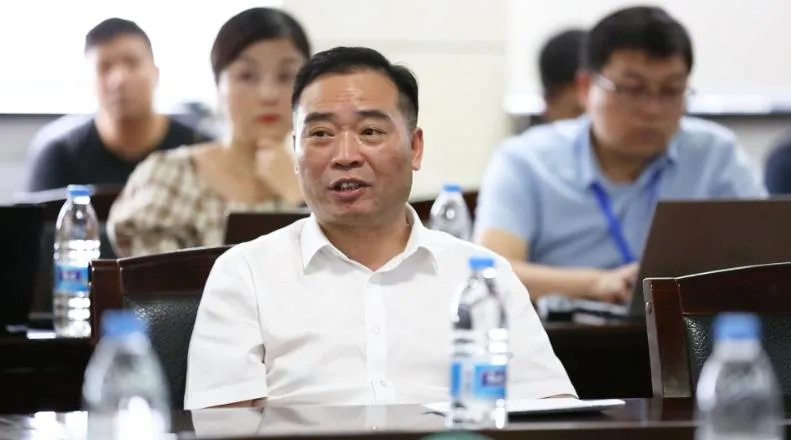魔手伸进苹果供应链,6万贷款起步,余姚人王文鉴锻造光电之星
