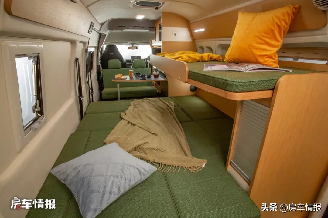 带四驱的丰田海狮房车，6座设计还有厨房，3米长超大通铺住着贼爽