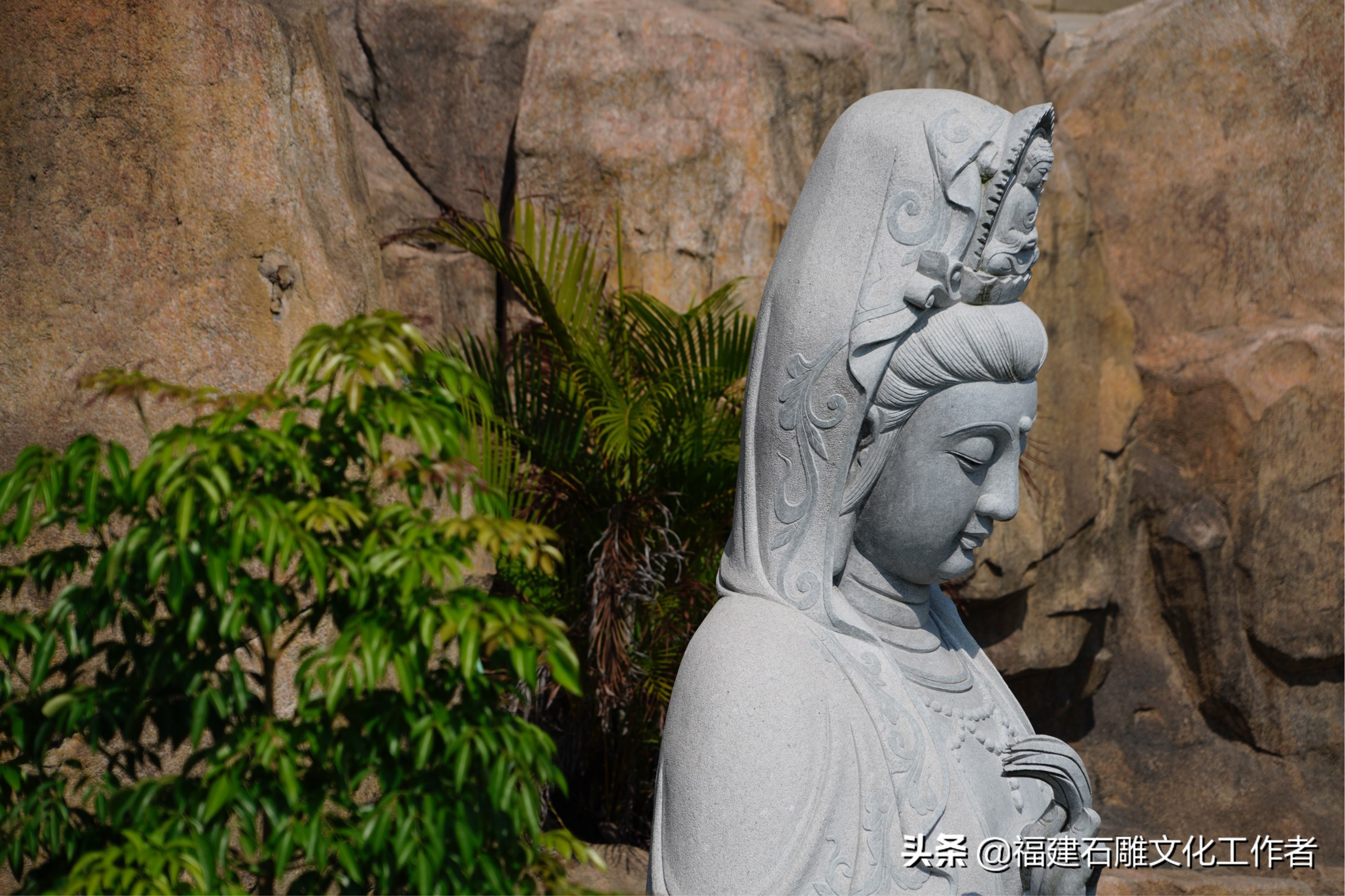 石雕观音为什么称作菩萨而不是叫佛？