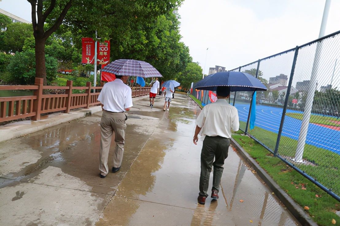 上海工商职业技术学院喜迎2021级新生入学报到