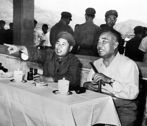 1979年昆明军区临战换将，谁接任王必成？毛主席爱将担任最合适