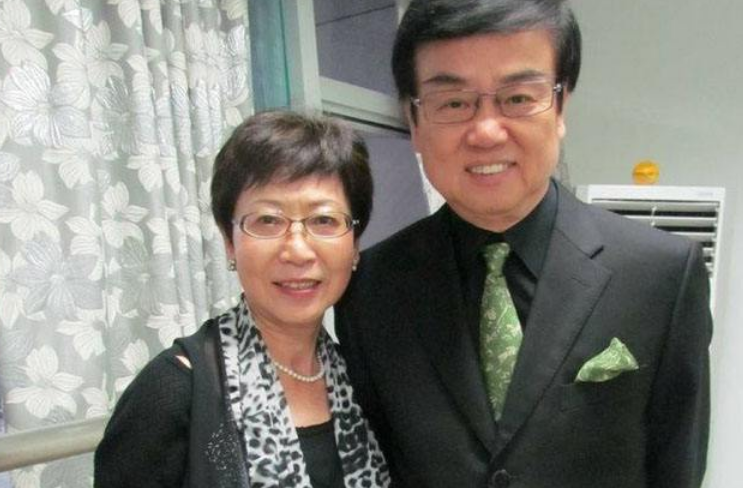 好男人黄百鸣：放弃纸醉金迷的生活，陪伴妻子抗癌15年终成功