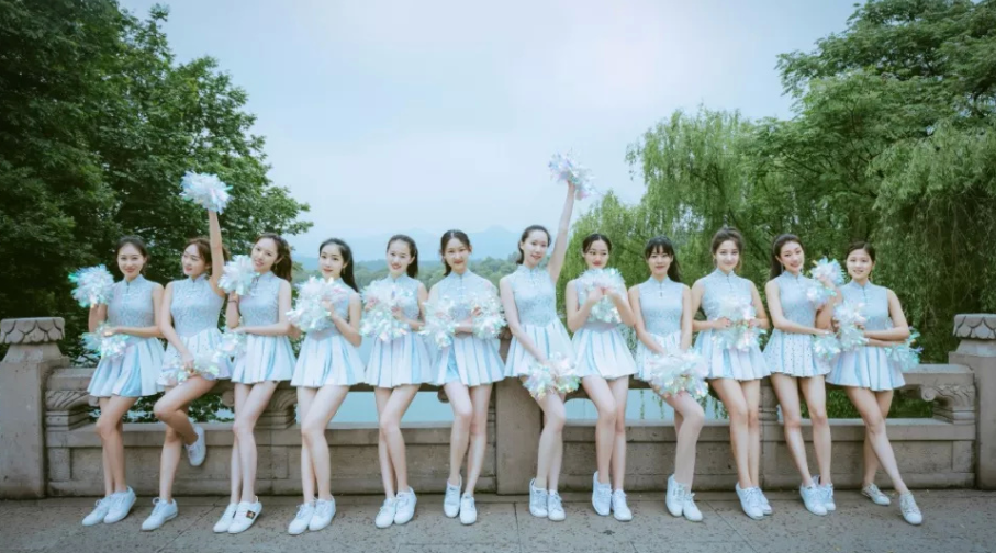 浙大混血校花走红，自带一张“高级脸”，四国混血注定气质非凡