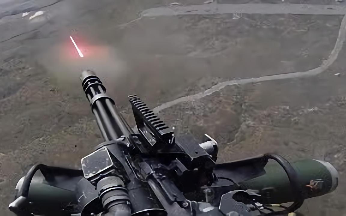 冒蓝火加特林机枪图片(这八款) - 赤虎壹号