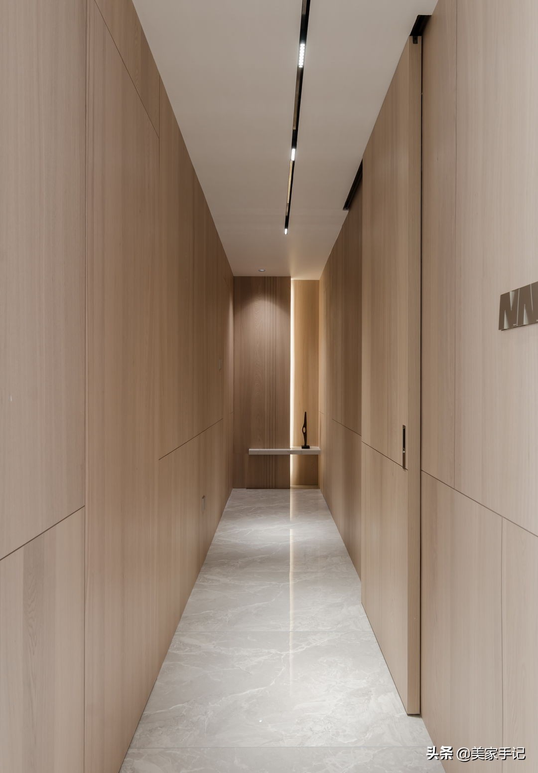 坚持极简主义的江苏夫妇，把家装修得一尘不染，看着都高级