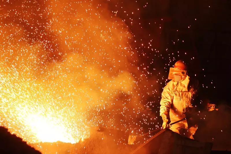 重磅！一个40多岁的钢铁厂男人月薪5000元