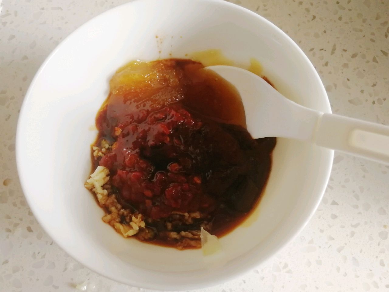 外面十几块的韩式炸鸡，秘制酱汁，详细比例毫无保留，在家随便做