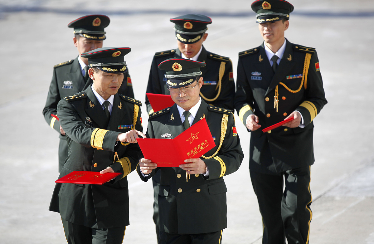 参军入伍考军校和考士官学校有7大区别，新兵和父母须知