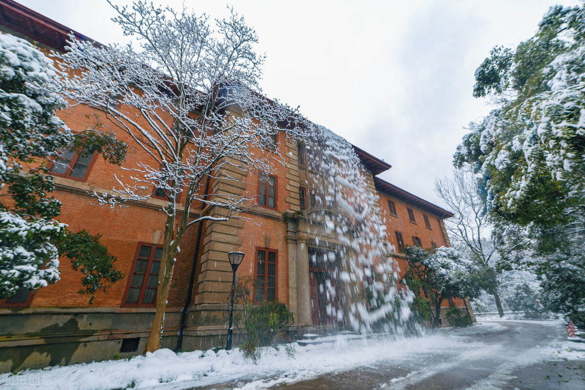 中國最美大學：隐匿在山坡上的古堡式校园VS偶像剧取景地