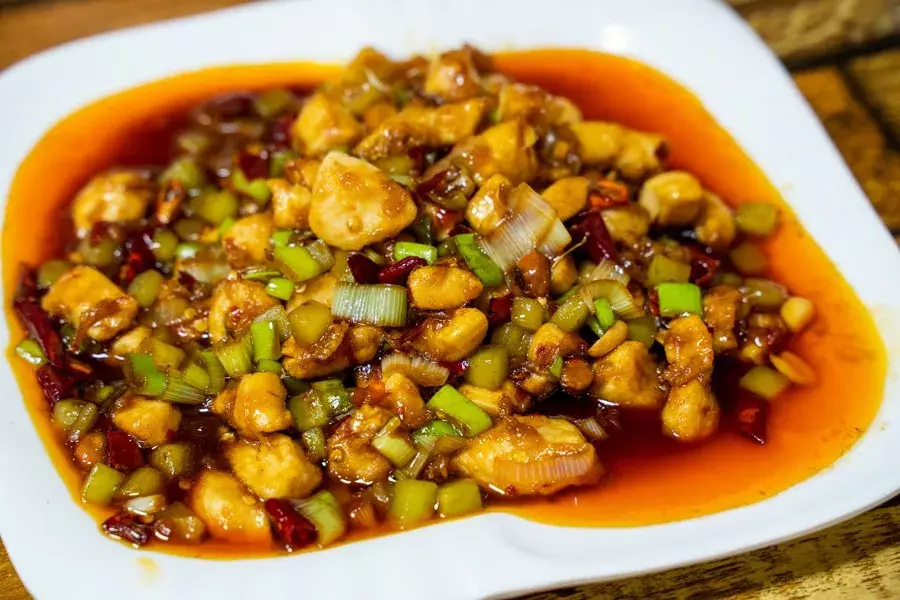 这条魔鬼美食街从头走到尾，我胖了10斤（上）