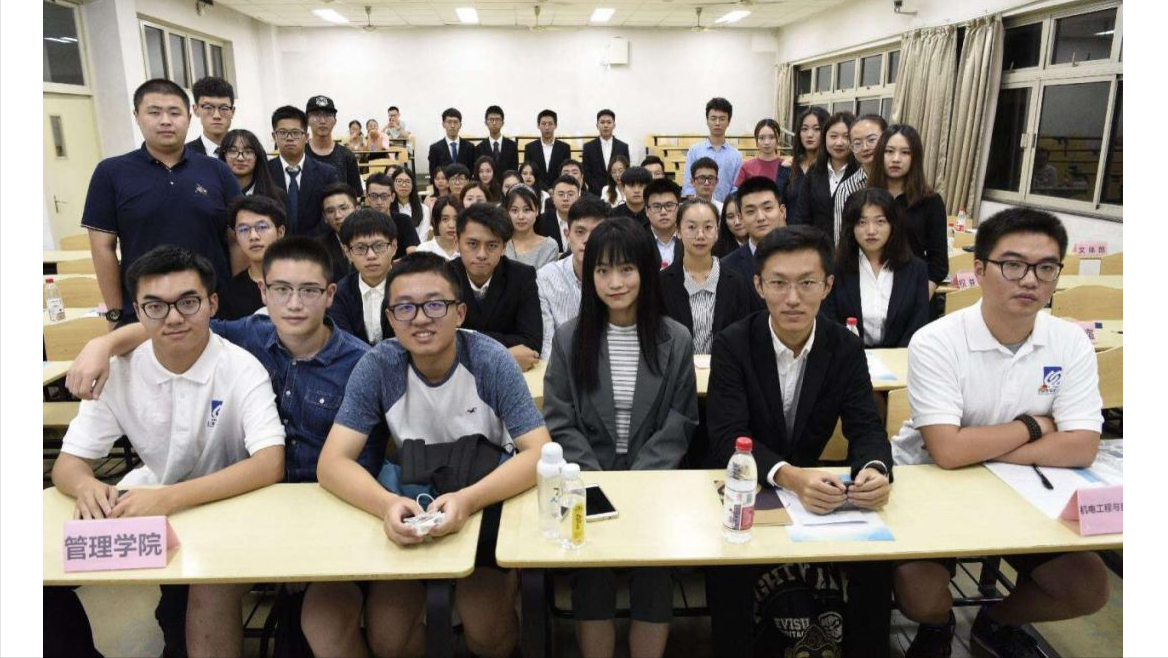 大学新生要不要进学生会，不要盲目决定，听听学姐的看法不吃亏