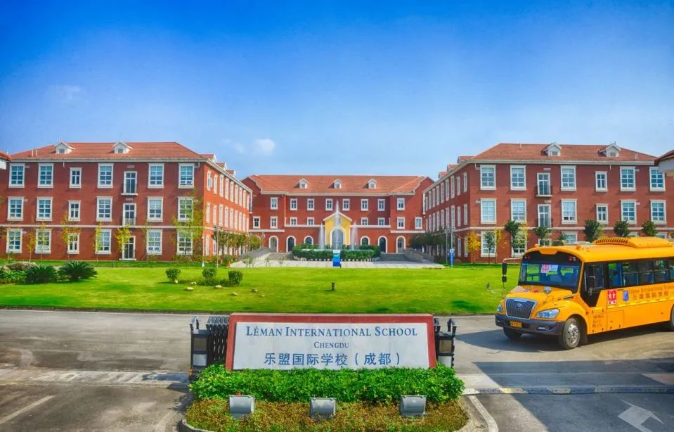 麓湖畔这个新项目，看完就想住进去