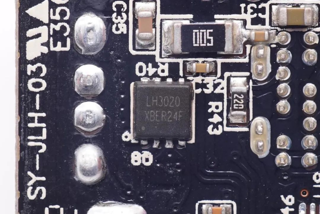 全新设计，突破体积极限，拆解国产控制器65W氮化镓快充