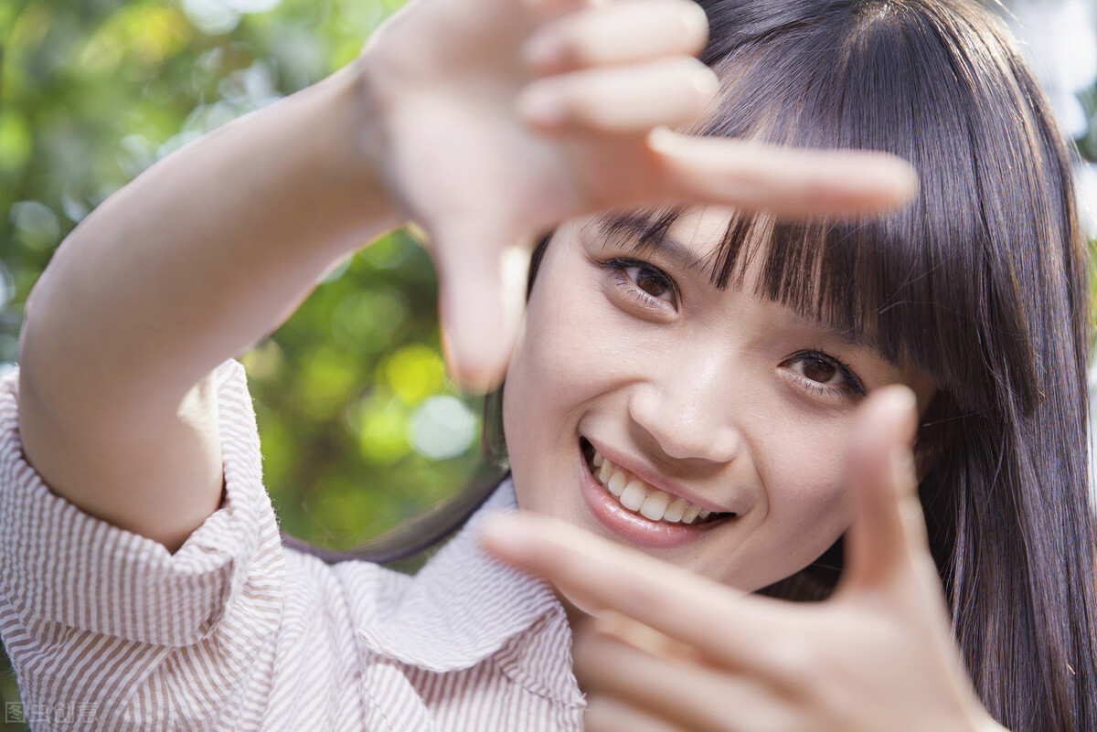 微笑,是一种礼貌,也是一种坚强的伪装