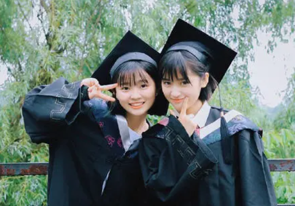 教育部传来好消息，2类学历不考试直接发教资证，毕业就能当老师