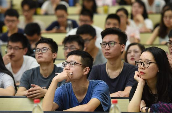 985高校“等级”排名公布，清北稳居第一等级，中国人大成黑马