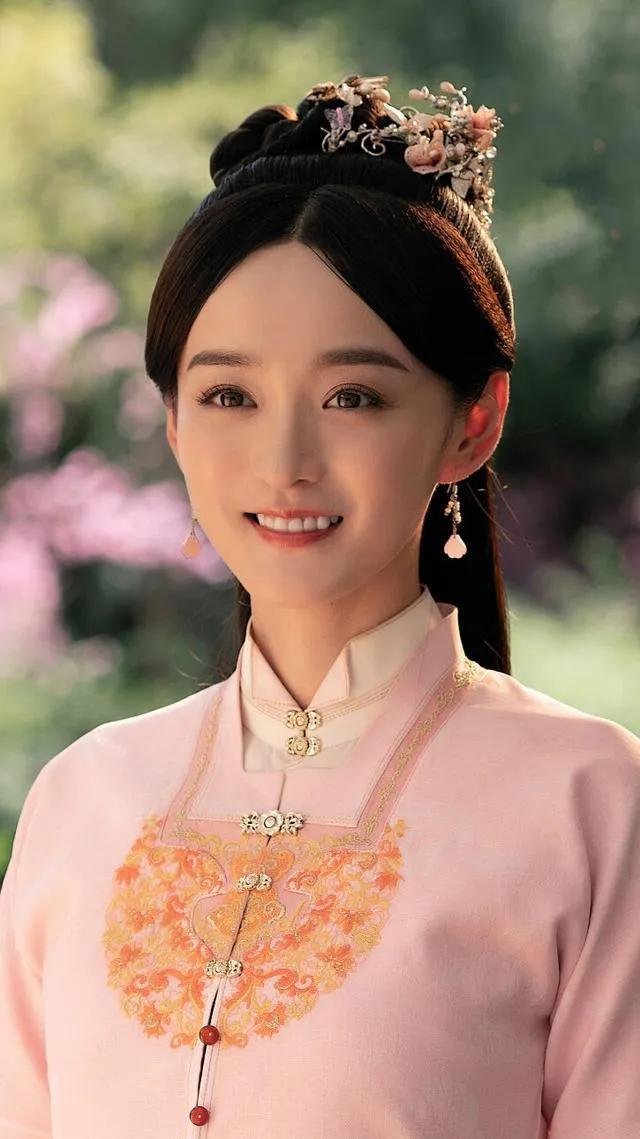 重庆美女照片(山城重庆美女众多，这八位重庆女星，个个温柔美丽，知性大方)