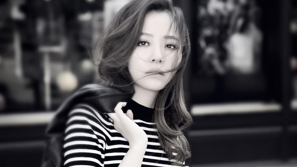 张靓颖惊艳蜕变：长发剪短，气质焕然一新