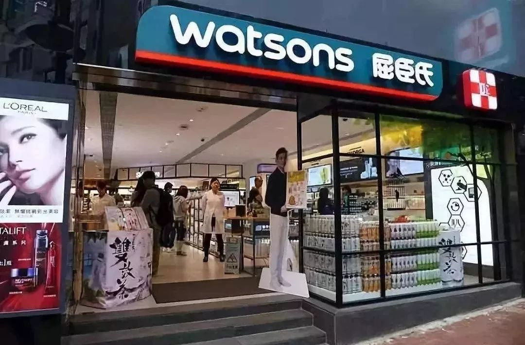 被年轻人遗弃，遭美妆店围剿，屈臣氏能靠流量明星代言逆风翻盘吗