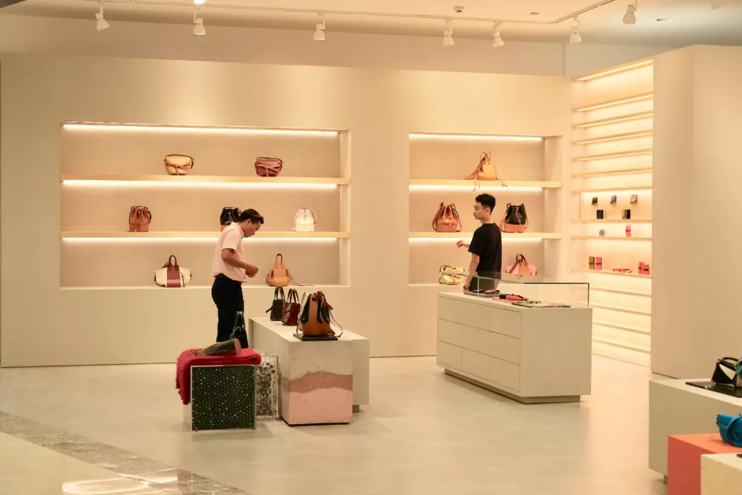 现场探店 | 海南免税店的价格,真的堪比拼多多吗?