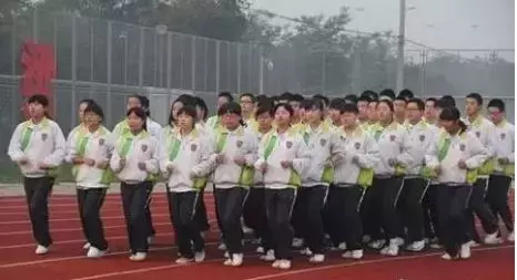 开学季！西安市52所中学校服大PK，比比谁家的最好看？