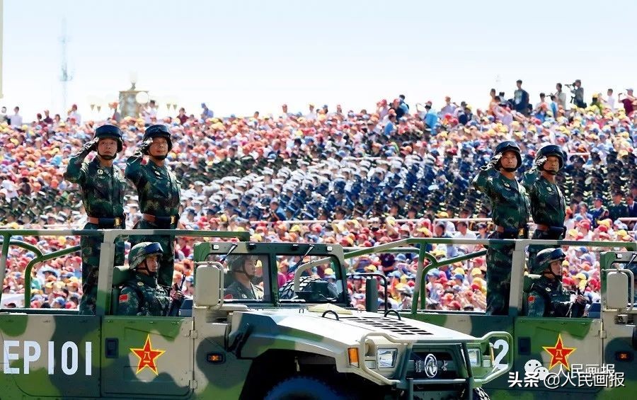 珍藏版！历次天安门广场的阅兵影像