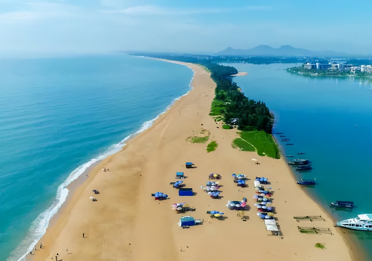 东部海南椰风海韵，如诗如画迷醉游人