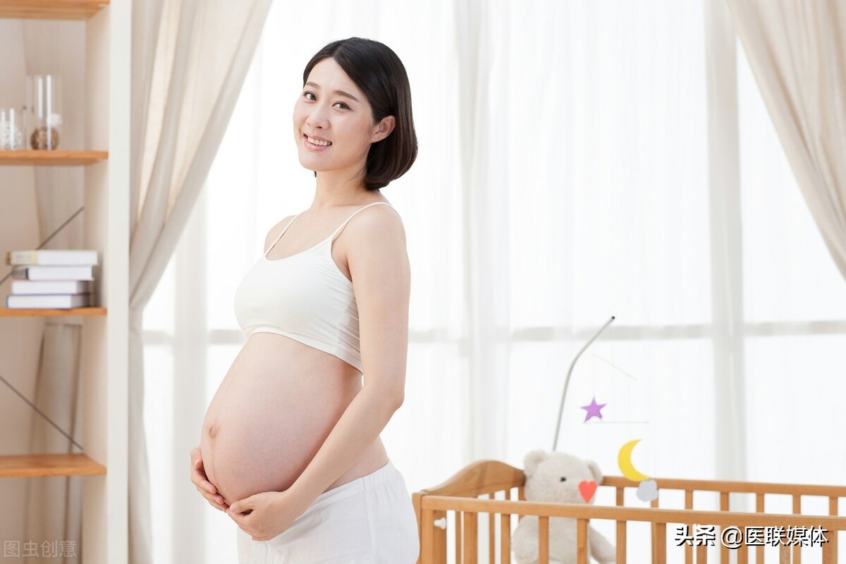 月经经常推迟，会诱发不孕？月经推迟的4点原因，姑娘们要清楚