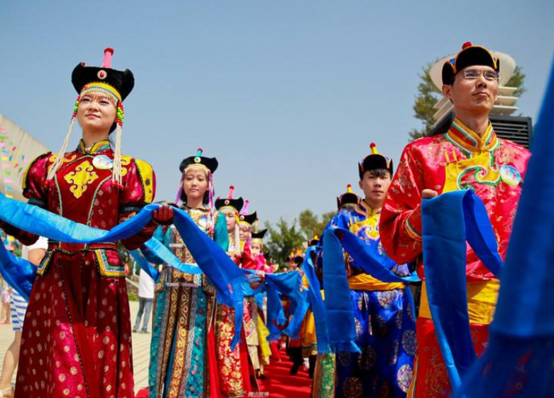 蒙古族多姿多彩的文化习俗及其历史渊源
