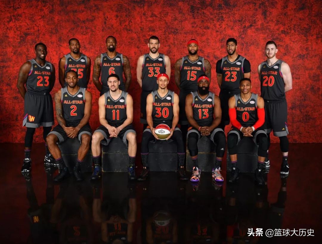 2017年nba全明星赛(变化太快！2017年全明星合影，24个球员，17个换过队)